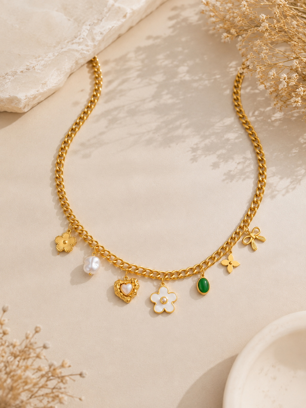 Collier Fleurs & Perles Doré – Charms Blanc & Vert